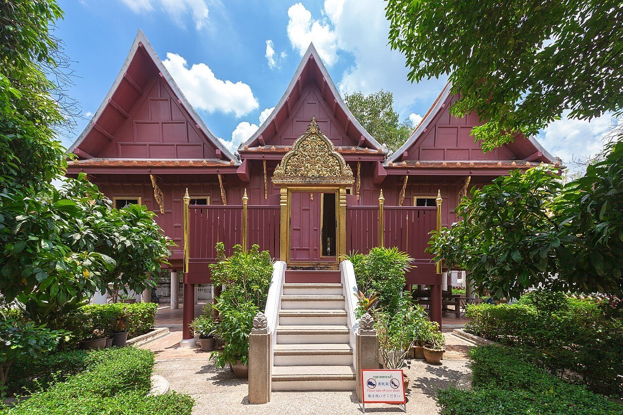 ปั้นลมเรือนเครื่องสับ (หอไตรวัดระฆัง เดิมเป็นเรือนไทย)