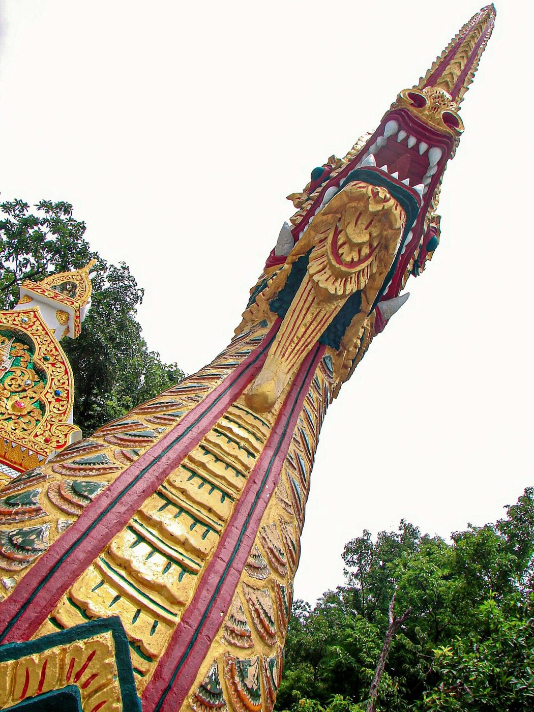 เศียรนาคราวบันได วัดดอยสะเก็ด เชียงใหม่