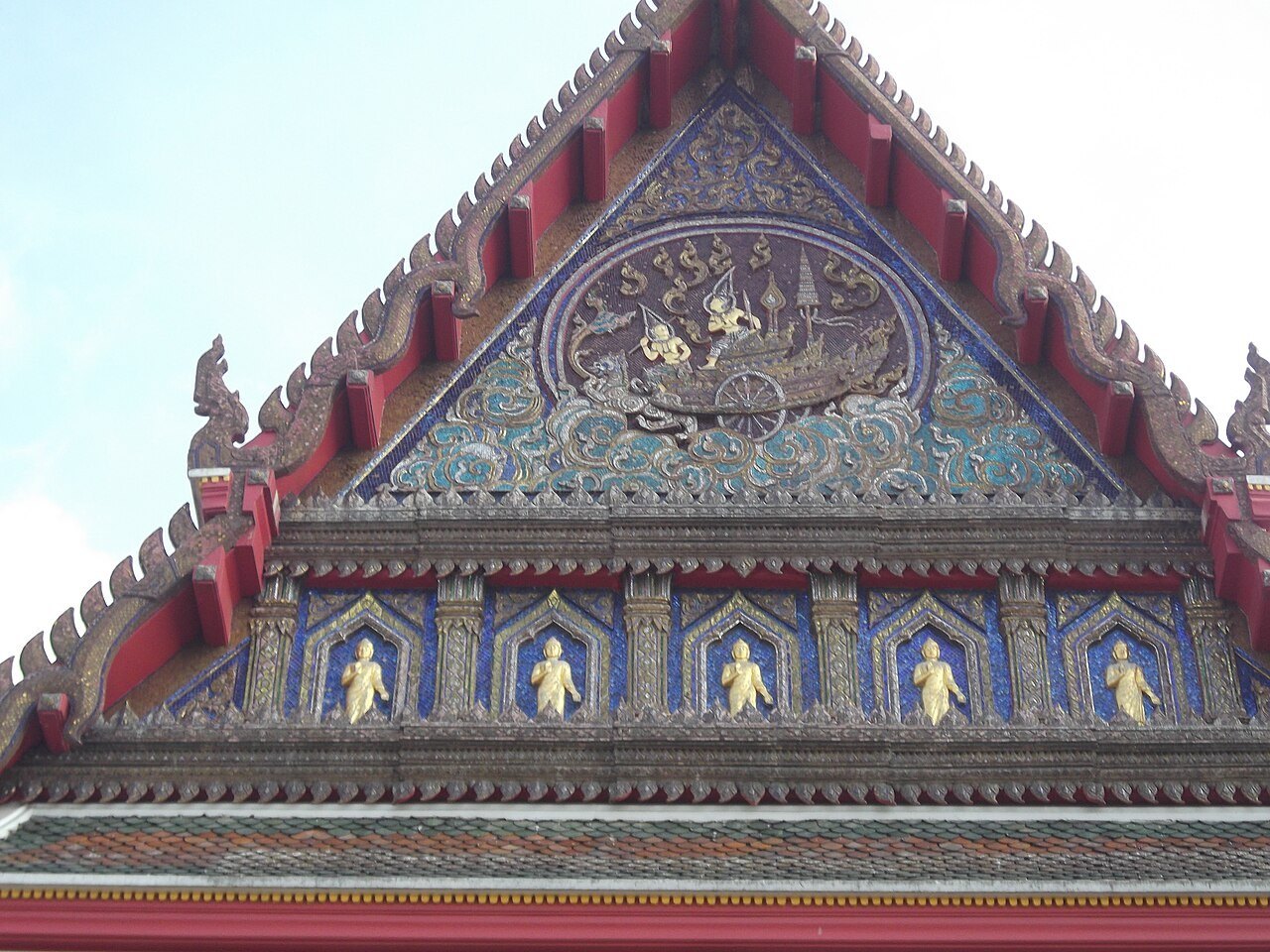 หน้าบันซ้อน วัดบุปผาราม